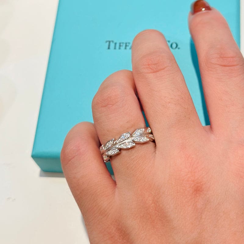Victoria Vine 18K White Gold Ring