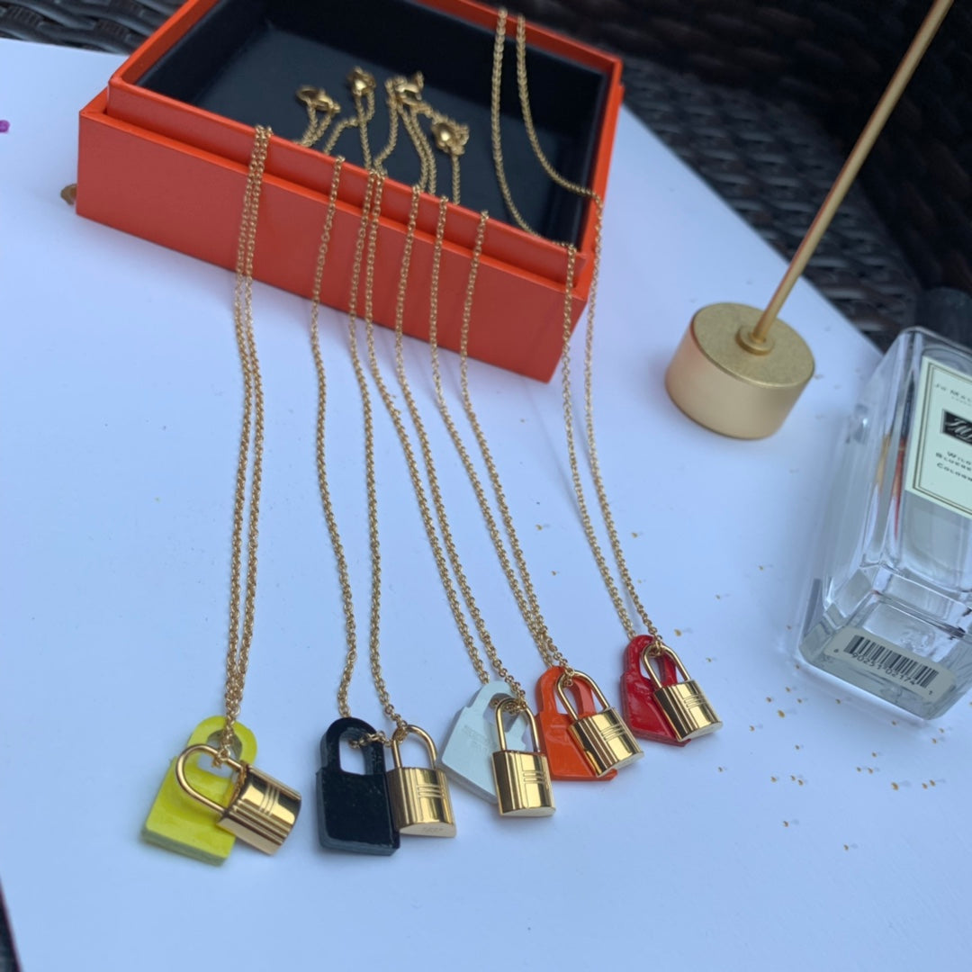 Hermes O'Kelly Black Pendant 18K Gold Necklace