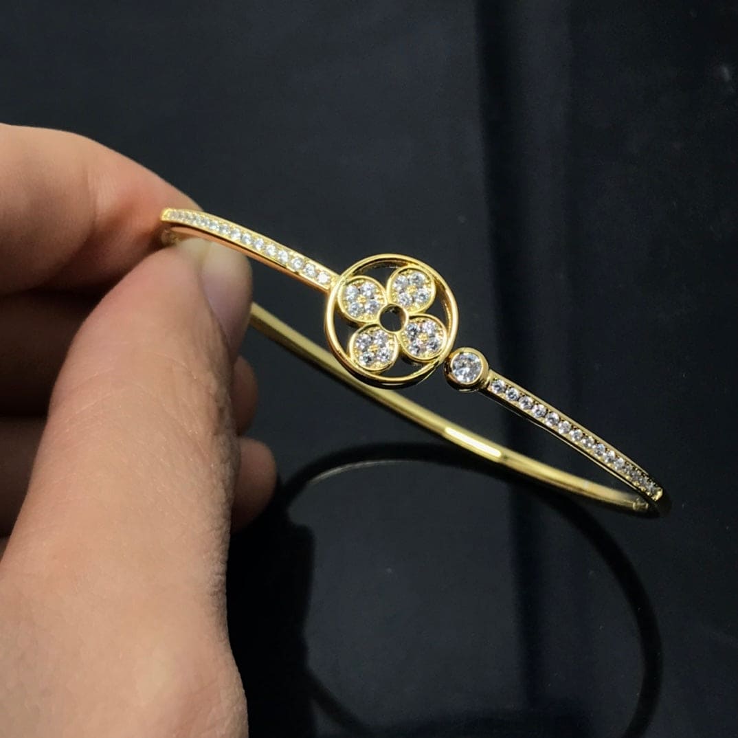 Louis Vuitton Idylle Blossom Twist 18K Gold Bracelet