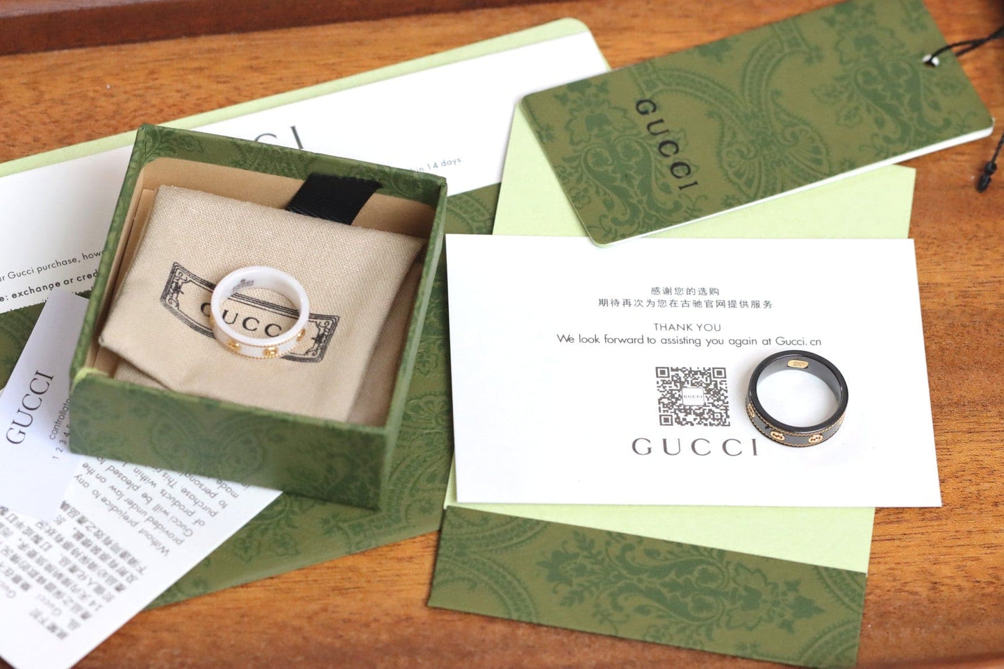 Gucci Double Interlocking Gucci Icon White Zirconia 18K Gold Ring