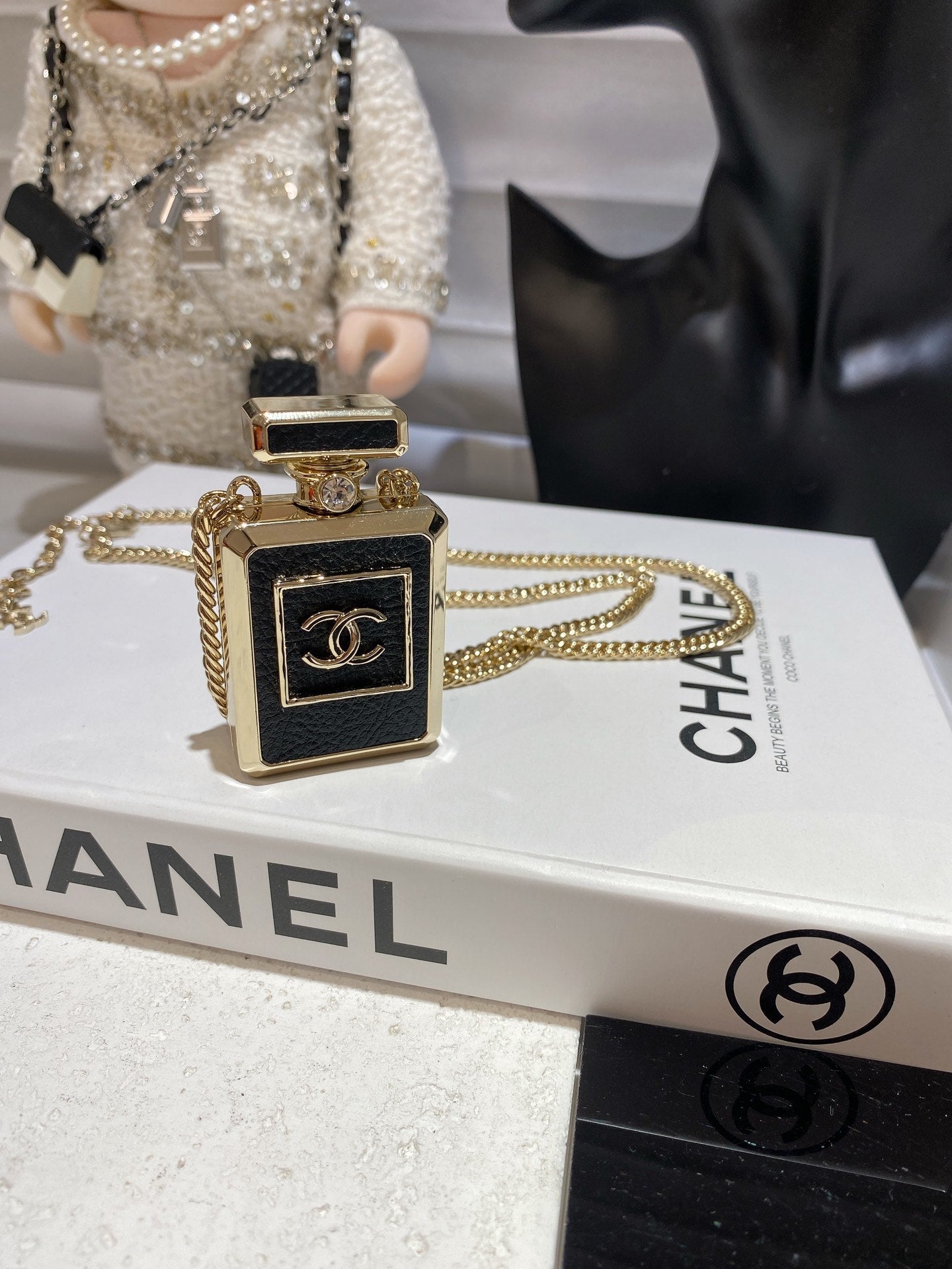 Chanel No.5 Perfume Pendant Vintage 18K Gold Necklace