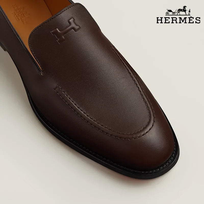 Herm¨¨s Dark Brown Smooth Leather Loafer with Embossed Logo