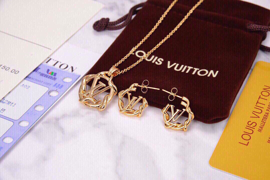 Louis Vuitton Garden Louise 18K Gold Necklace