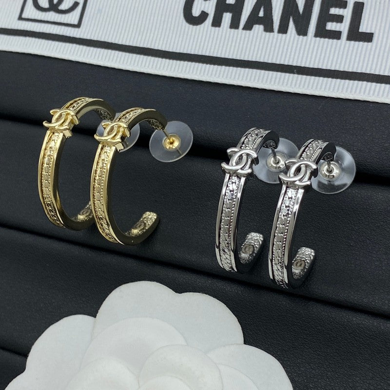 Chanel Circle Zircon 18K Gold Earrings
