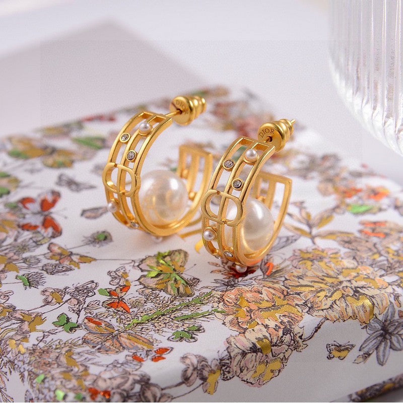 Dior D-Backstage Pearl 18K Gold Earrings