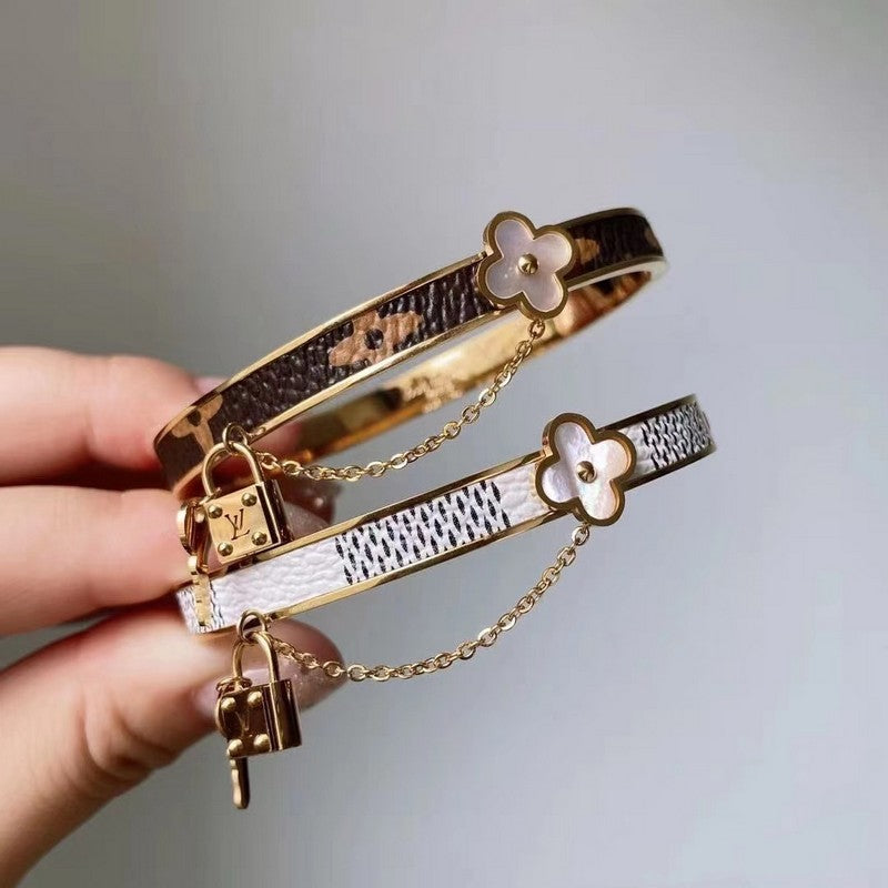 Louis Vuitton Blooming 18K Gold Bracelet