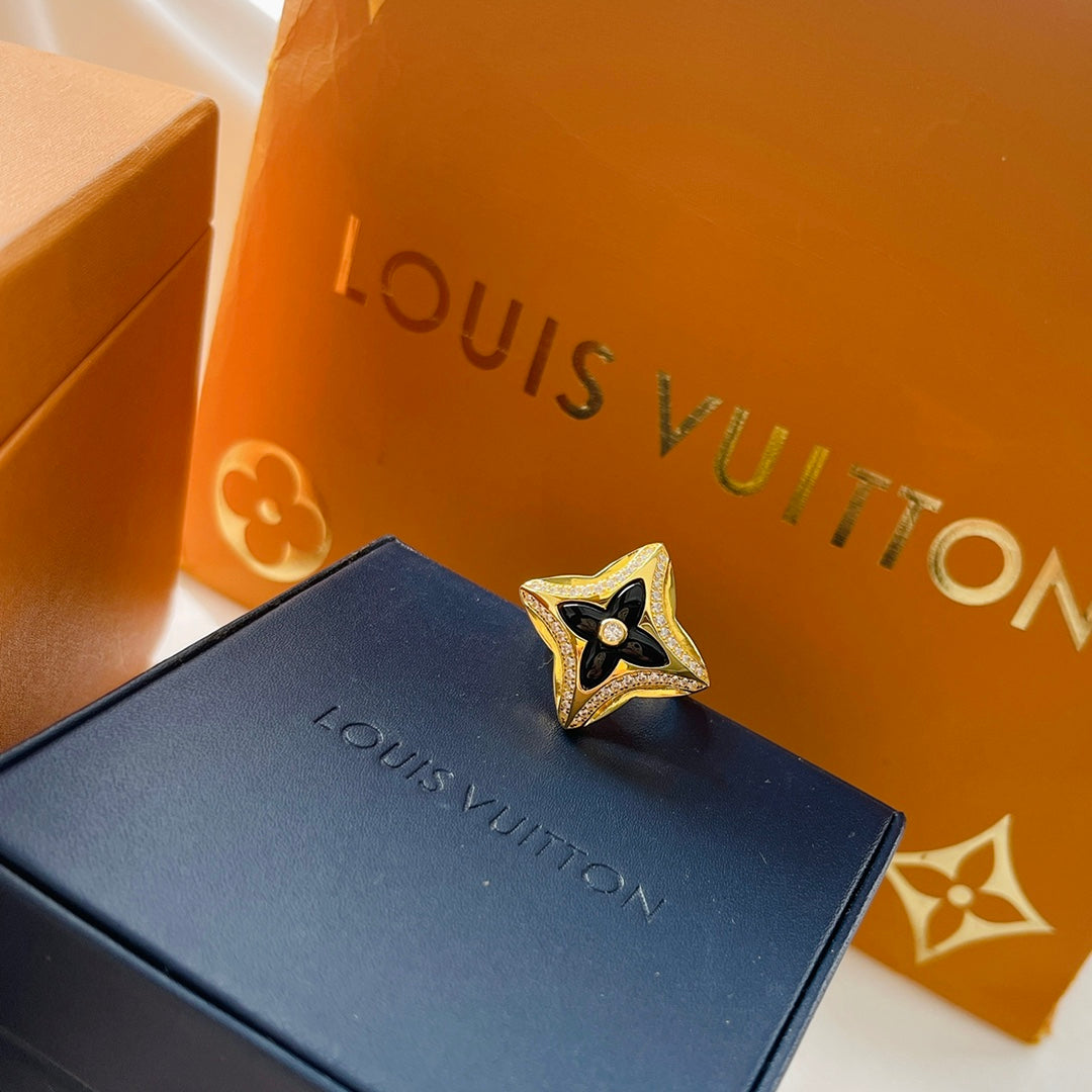 Louis Vuitton Ever Blossom 18K Gold Ring