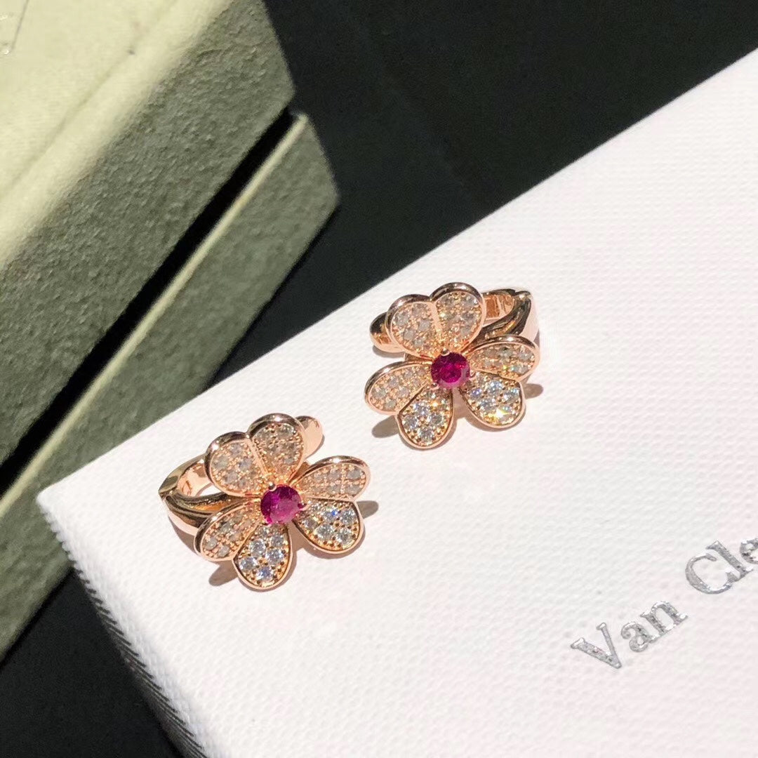 Frivole Pink Sapphire 18K Gold Earrings