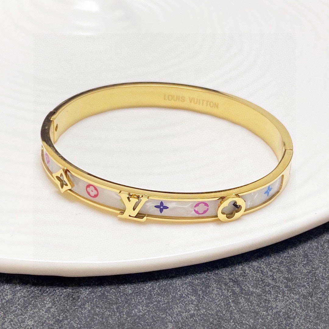 Louis Vuitton Pearl 18K Gold Bracelet