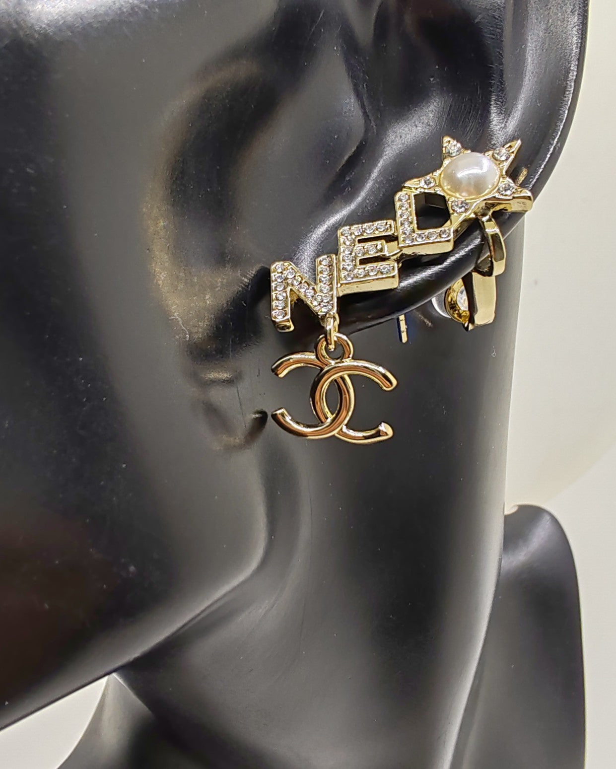 Chanel Script Diamonds 18K Gold Earrings