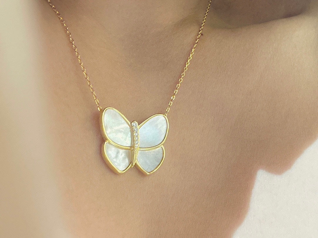 Butterfly Pearl 18K Gold Necklace