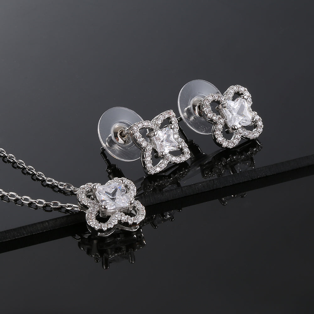 Louis Vuitton Blossom 18K Gold Earrings