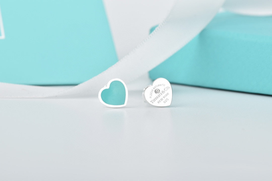 Tiffany Return to Heart 18K Gold Earrings