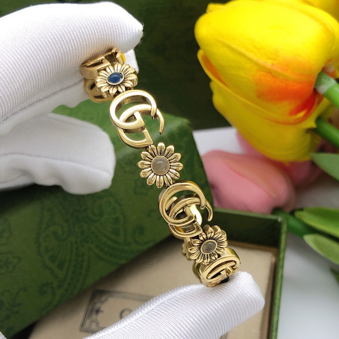 Gucci Double Flowers Open Cuff 18K Gold Bracelet