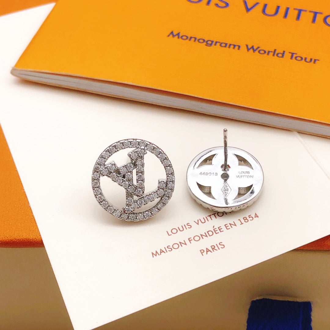 Louis Vuitton Blossom Diamond 18K Gold Earrings