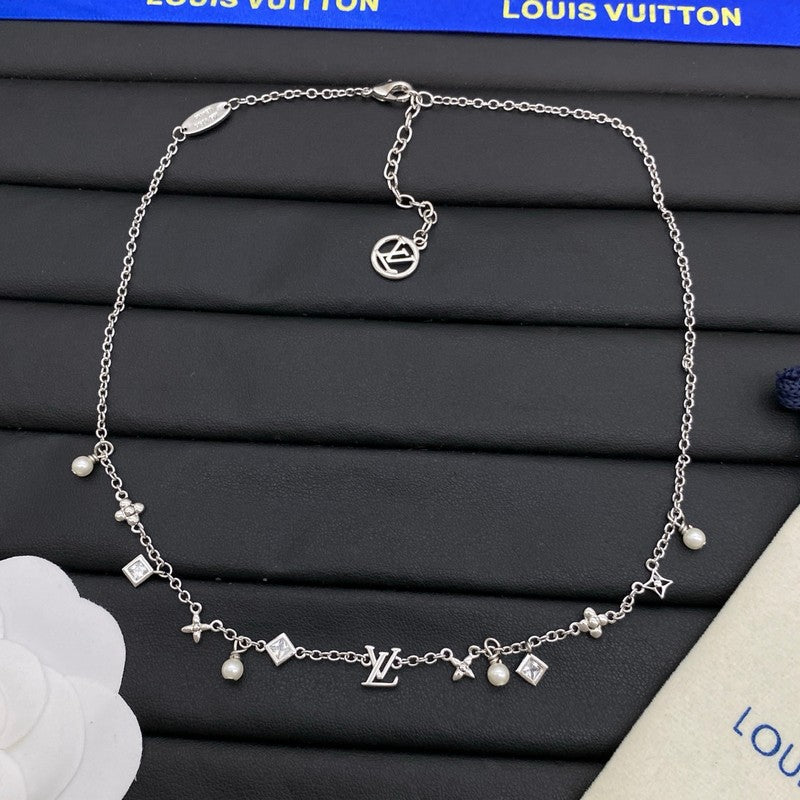 Louis Vuitton Pearl Gold 18K Gold Necklace