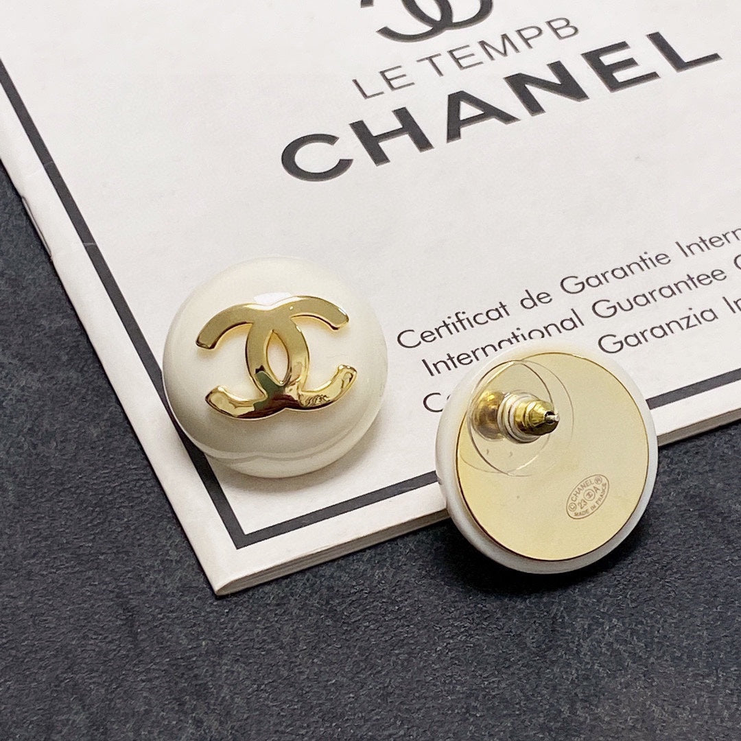 Chanel Pearl Round 18K Gold Earrings