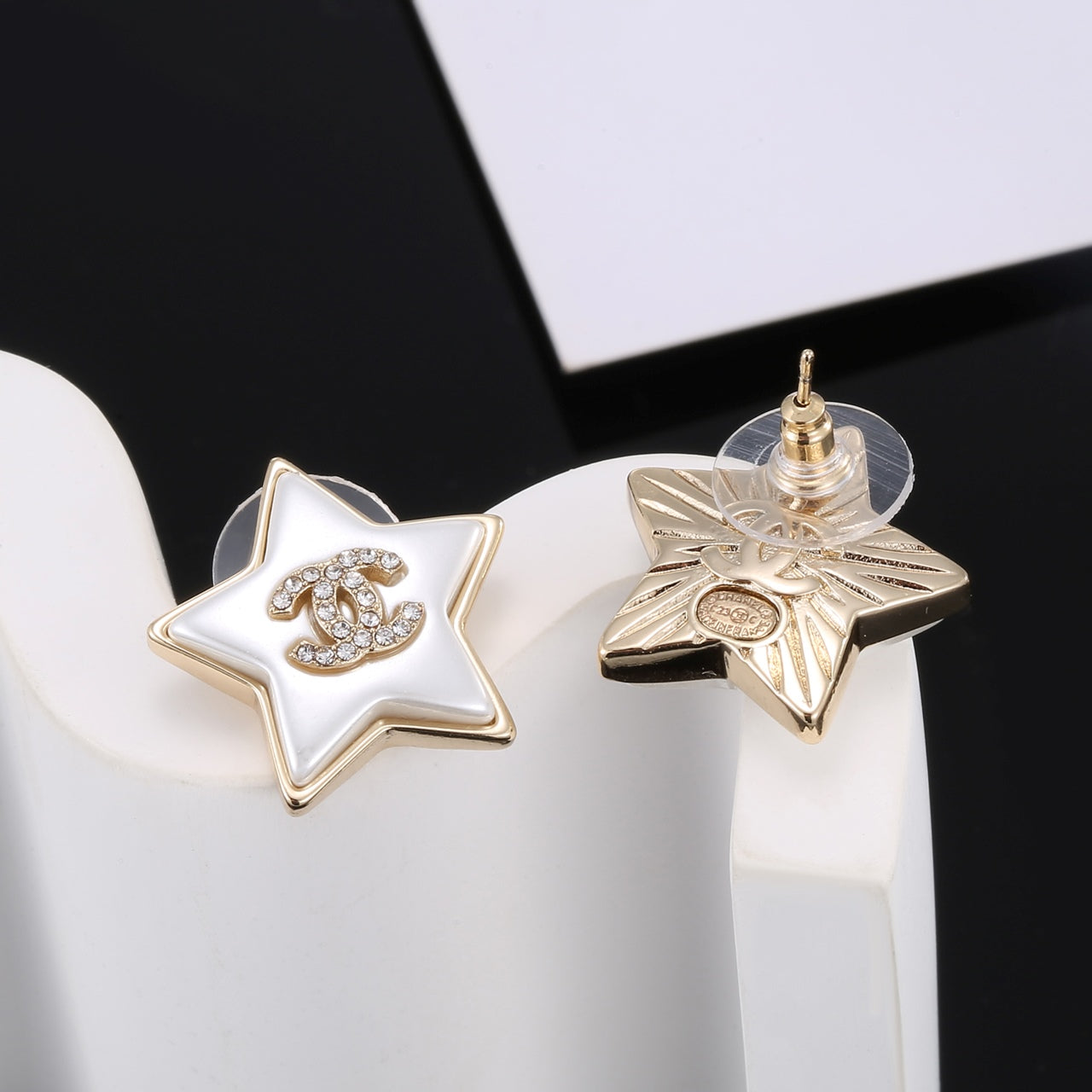 Chanel Star Pearl 18K Gold Earrings