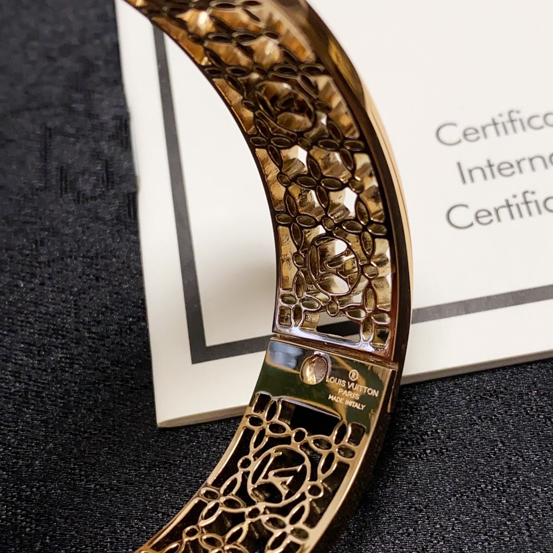 Louis Vuitton Cuff Chains 18K Gold Bracelet