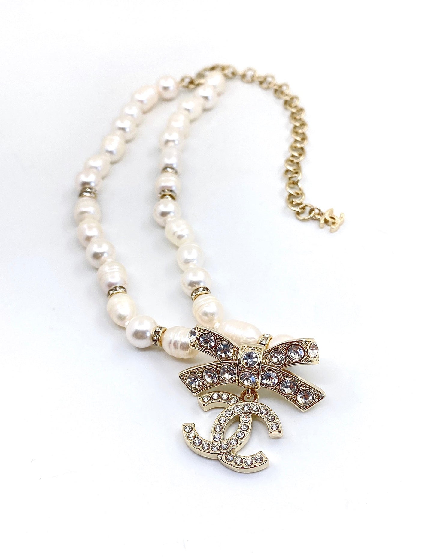Chanel Bow Tie Diamonds 18K Gold Necklace