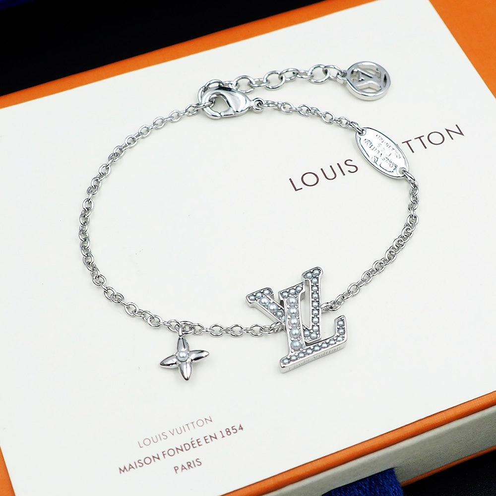 Louis Vuitton Iconic Pearls 18K Gold Bracelet