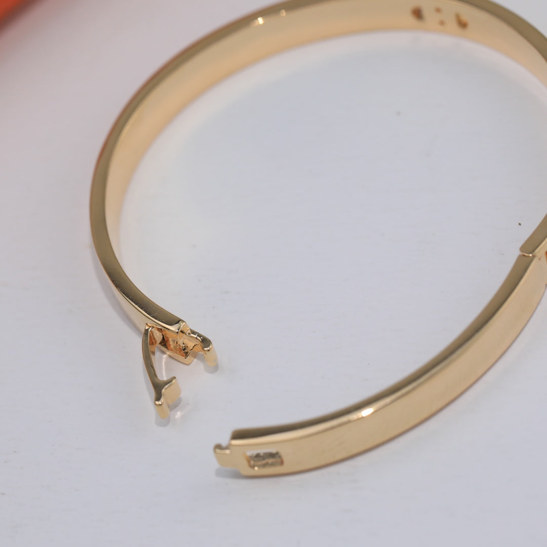 Hermes Diamonds 18K Gold Bracelet