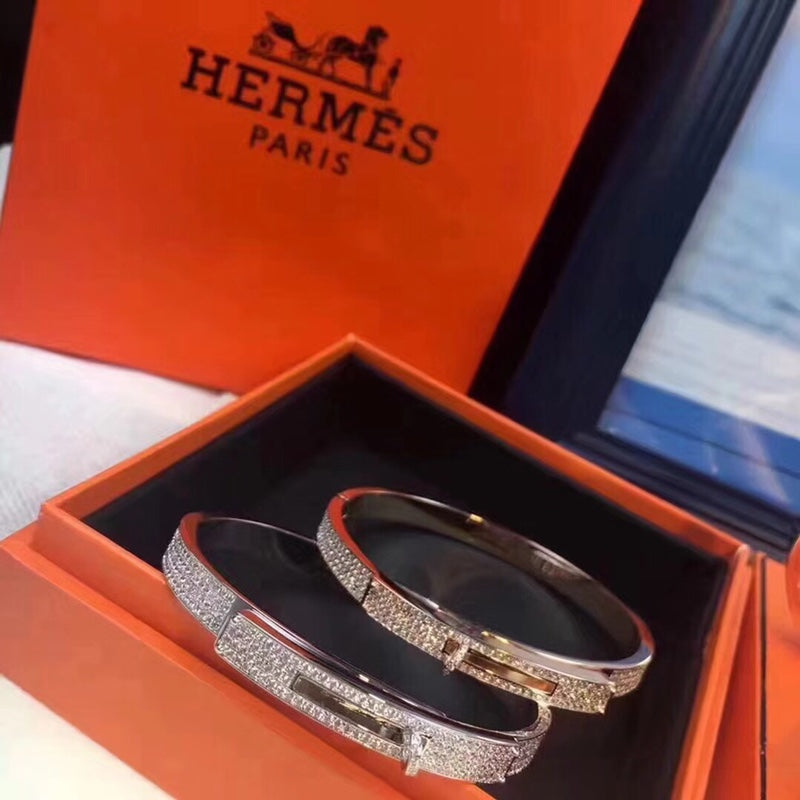 Hermes Kelly Diamonds 18K Yellow Gold Bracelet