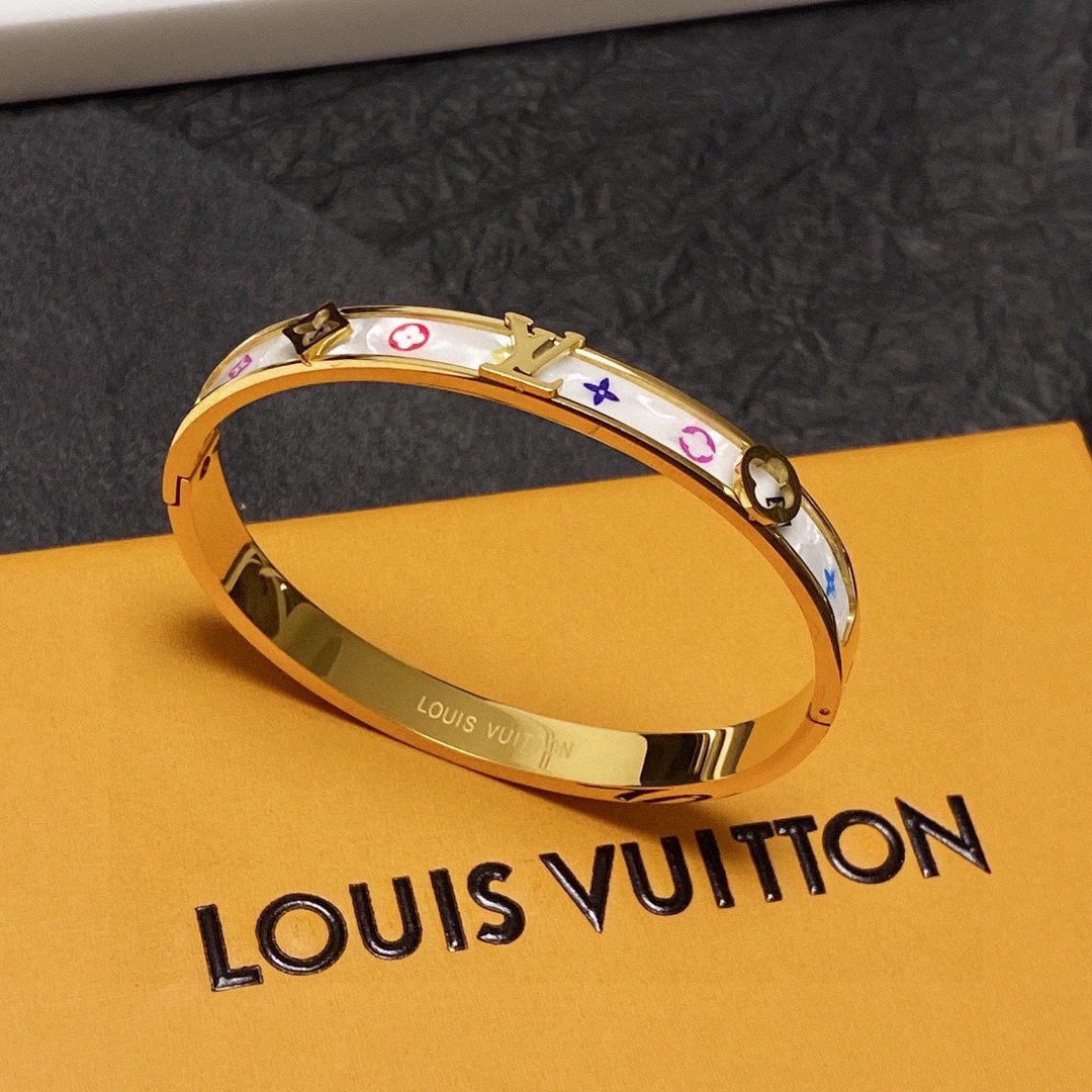 Louis Vuitton Pearl 18K Gold Bracelet