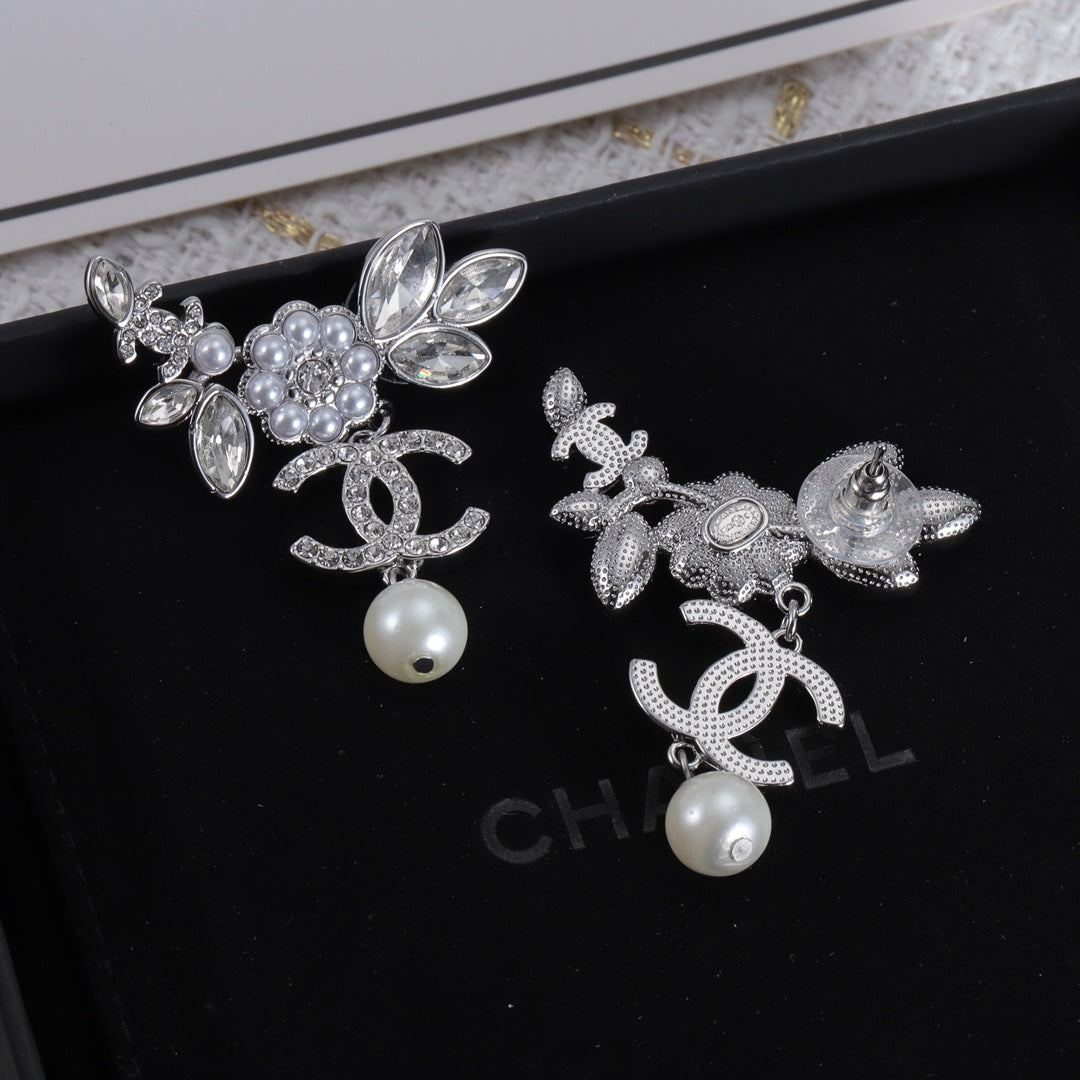 Chanel Flower Crystals 18K Gold Earrings