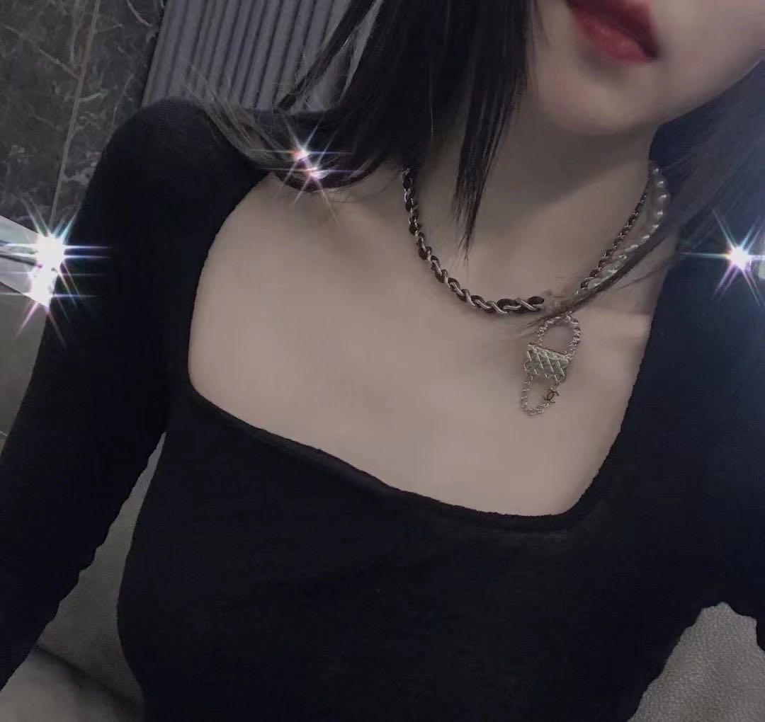 Chanel Pearl Leather Bag Pendant 18K Gold Necklace