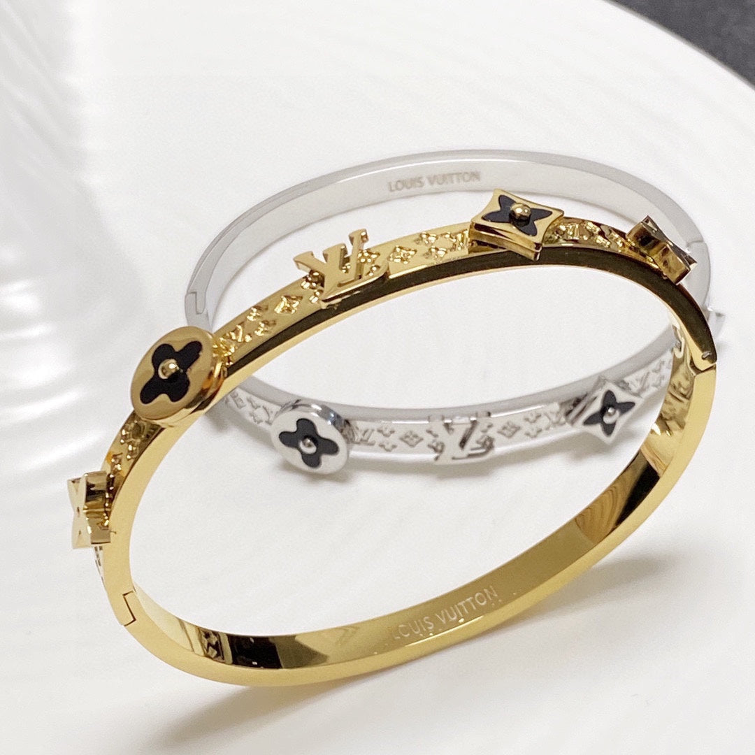 Louis Vuitton Blossom 18K Gold Bracelet