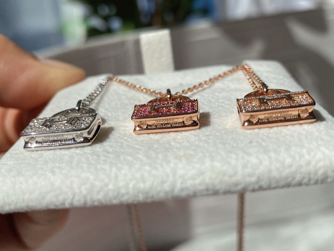 Amulettes Constance Pink Diamonds Pendant 18K Gold Necklace