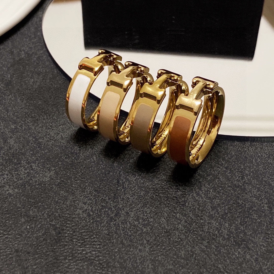Hermes Vintage Clic 18K Gold Ring