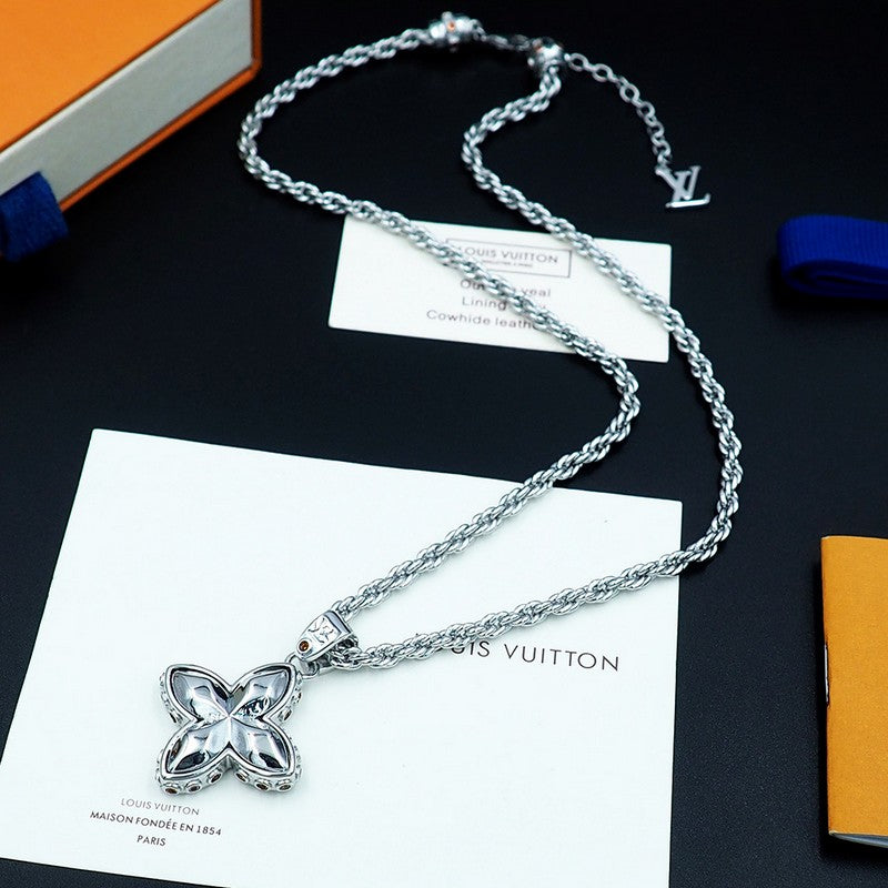 Louis Vuitton Flower Studs 18K Gold Necklace